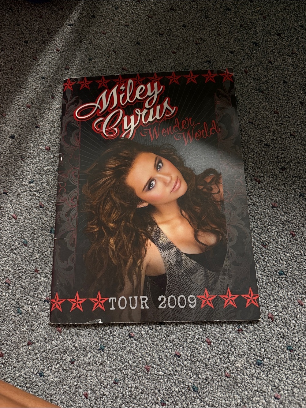 Wonder World Tour 2009 Miley Cyrus Booklet - Black & Red